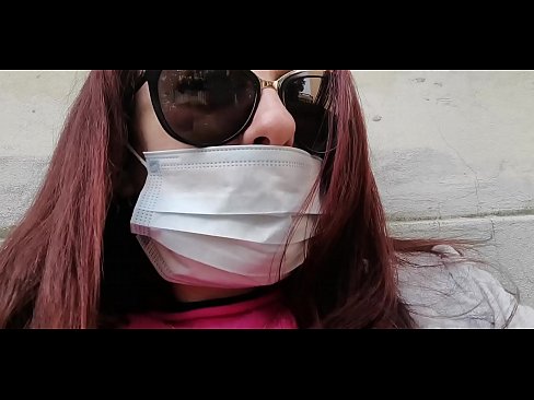 ❤️ Nicoletta kostaa naapurilleen ja pissaa hänen autotalliinsa (Special Covid19 Italian karanteeni) ️ Porno at us ❤