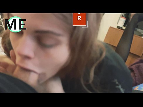 ❤️ Kurkkumulkku, revityt sukkahousut ja revityt korkokengät kiva tavata ️ Porno at us ❤